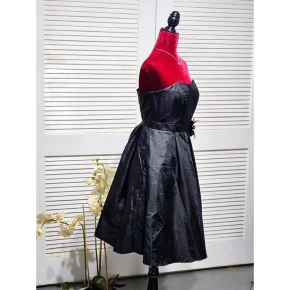 Davids Bridal Women's Black Strapless Taffeta Dress Feather Detail Size 10 369 - Picture 3 of 10